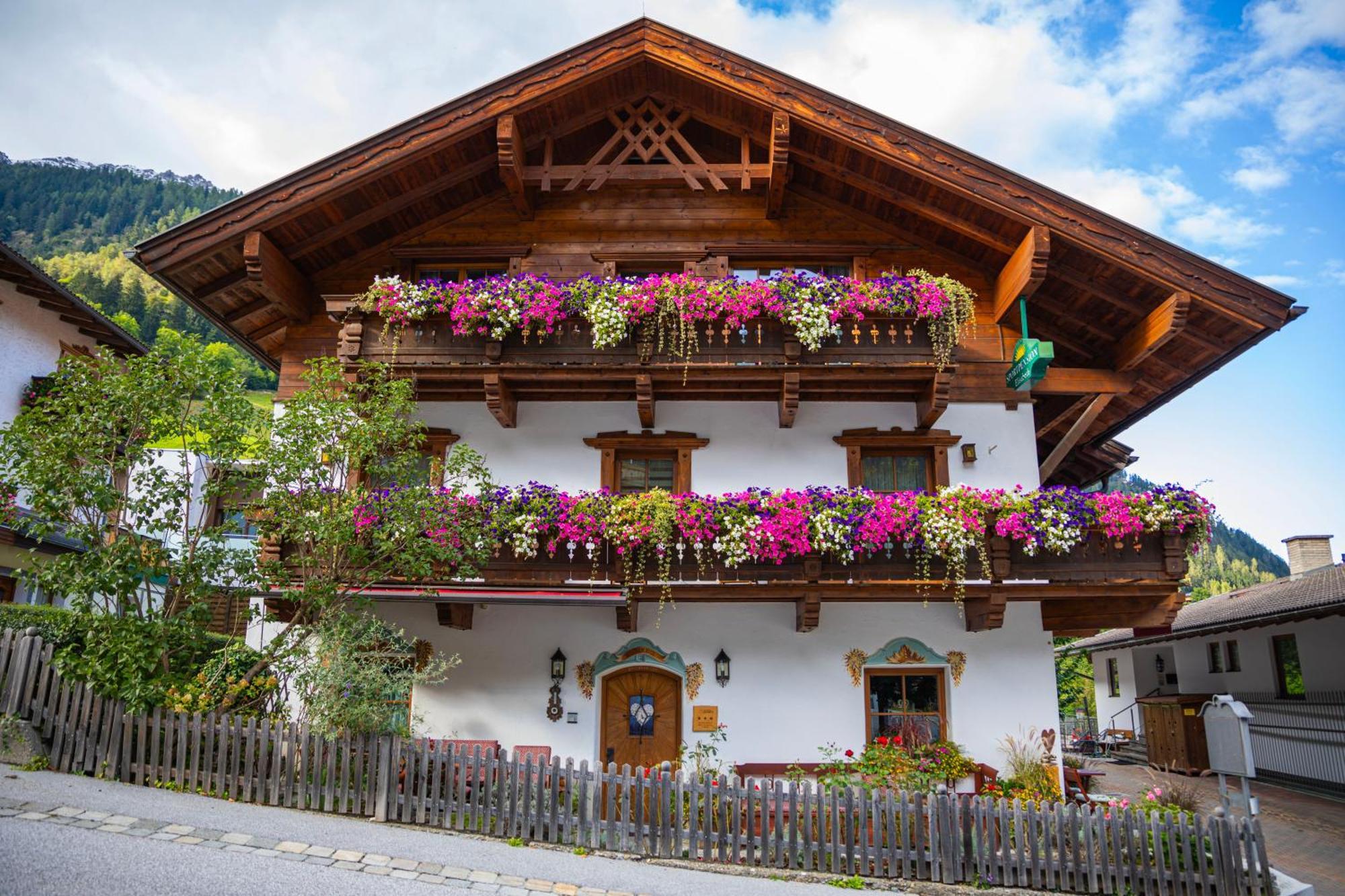 Sportpension Elisabeth Neustift im Stubaital Eksteriør billede